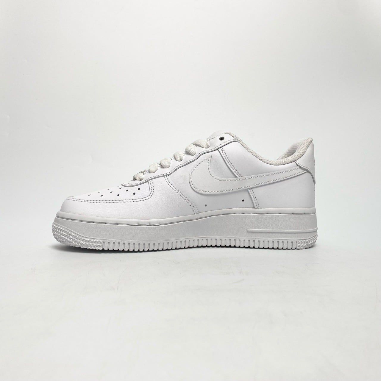 NIKE AIR FORCE 1 W '07 TRIPLE WHITE DD8959-100 