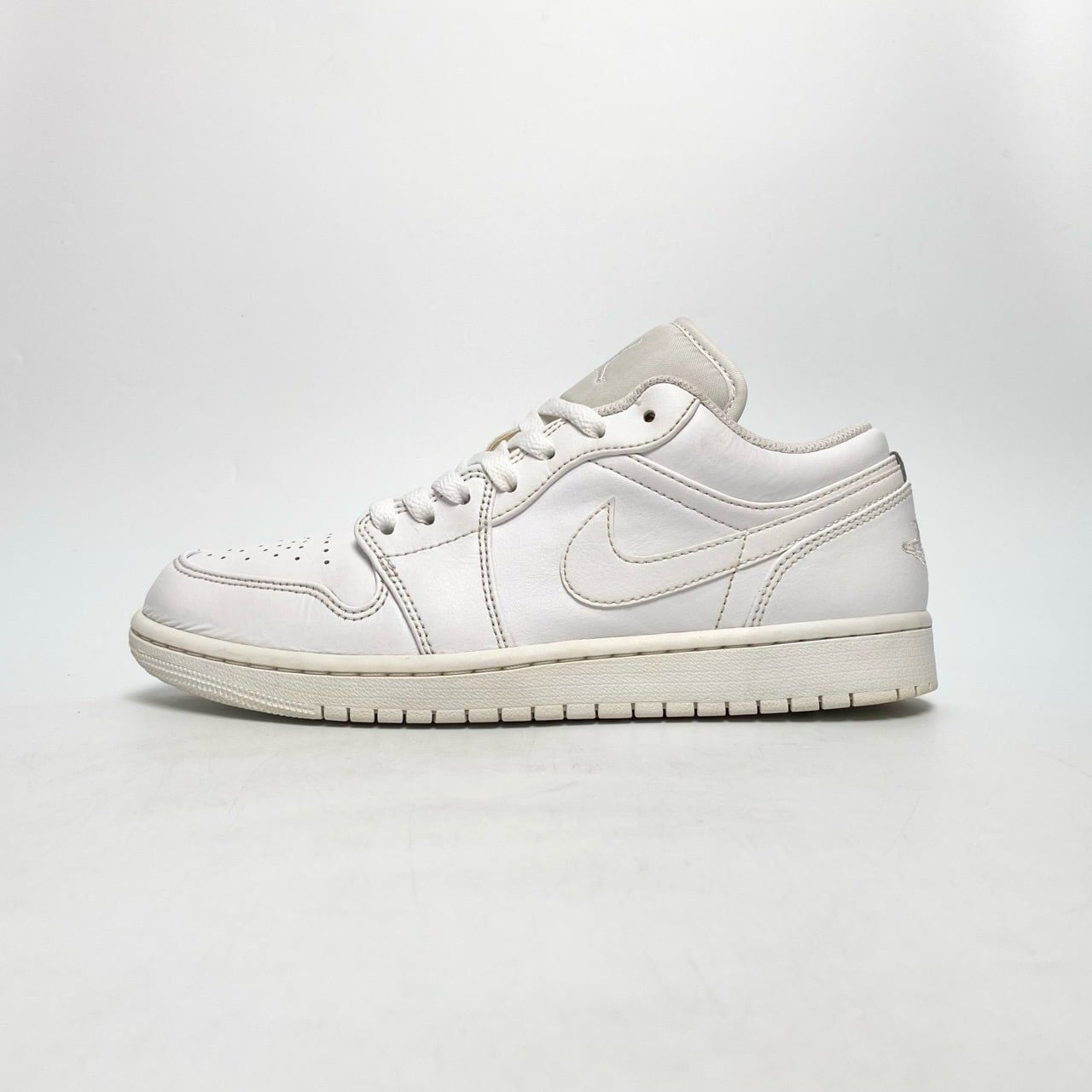  NIKE AIR JORDAN 1 LOW TRIPLE WHITE 553558-136 