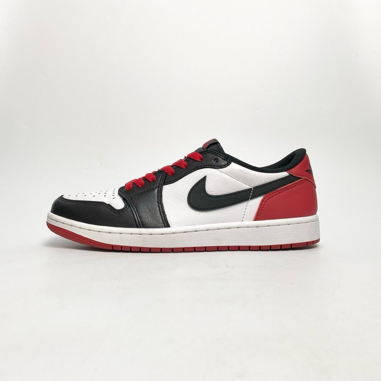 NIKE AIR JORDAN 1 RETRO LOW OG BLACK TOE CZ0790-106 