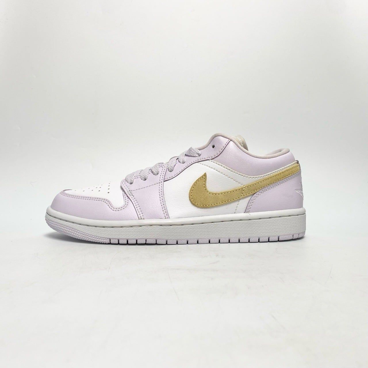  NIKE AIR JORDAN 1 LOW BARELY GRAPE DC0774-501 