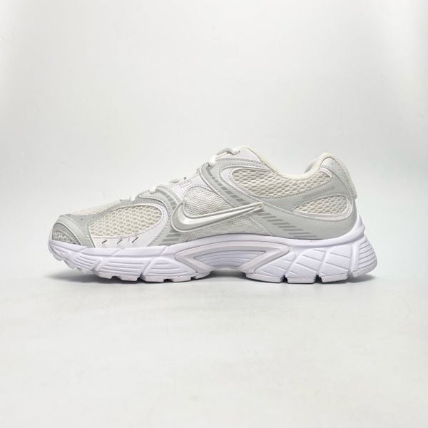  NIKE V5 RNR WHITE METALLIC SILVER HJ5228-101 