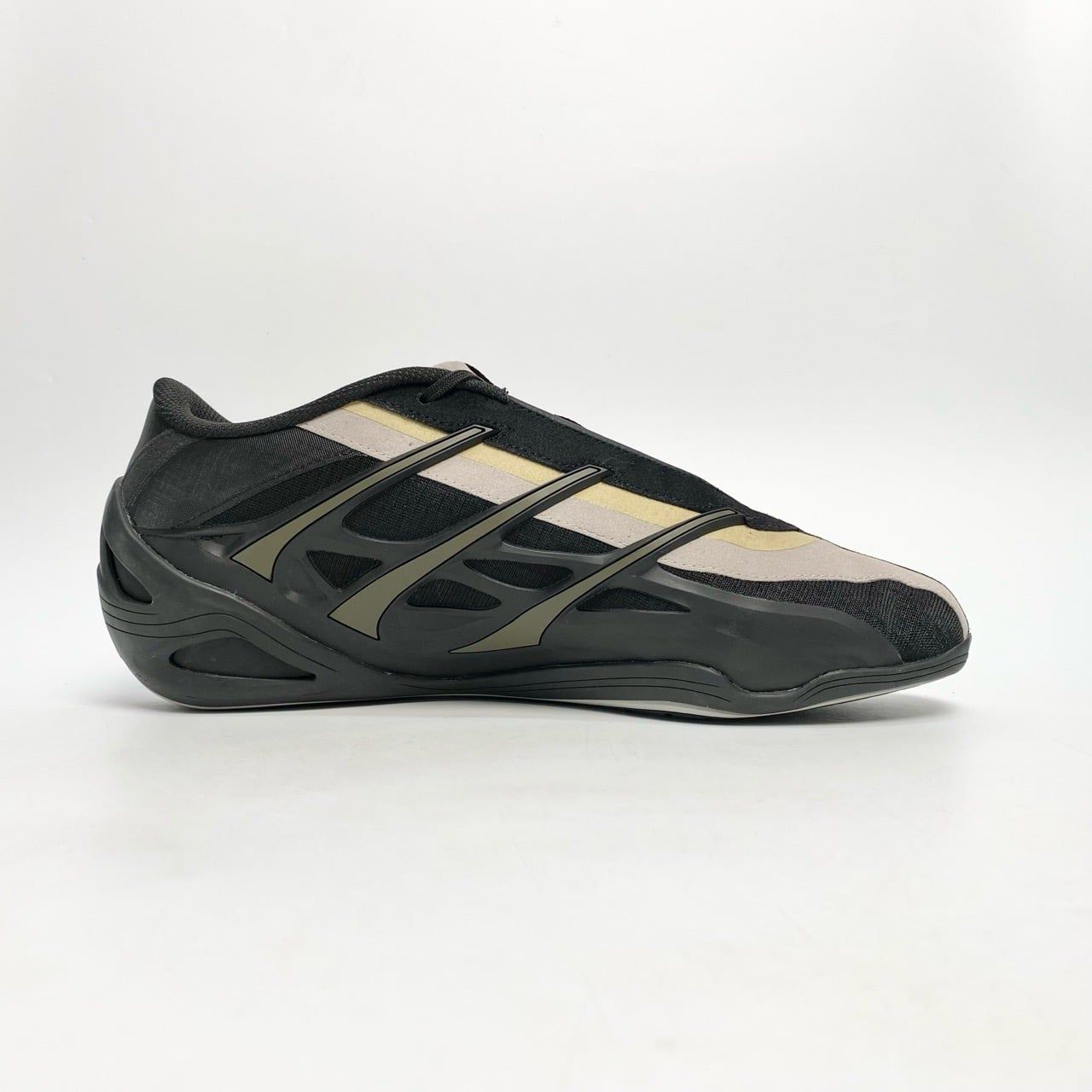  ADIDAS ORIGINALS X BAD BUNNY X MERCEDES AMG PETRONAS ADIRACER HQ2570 