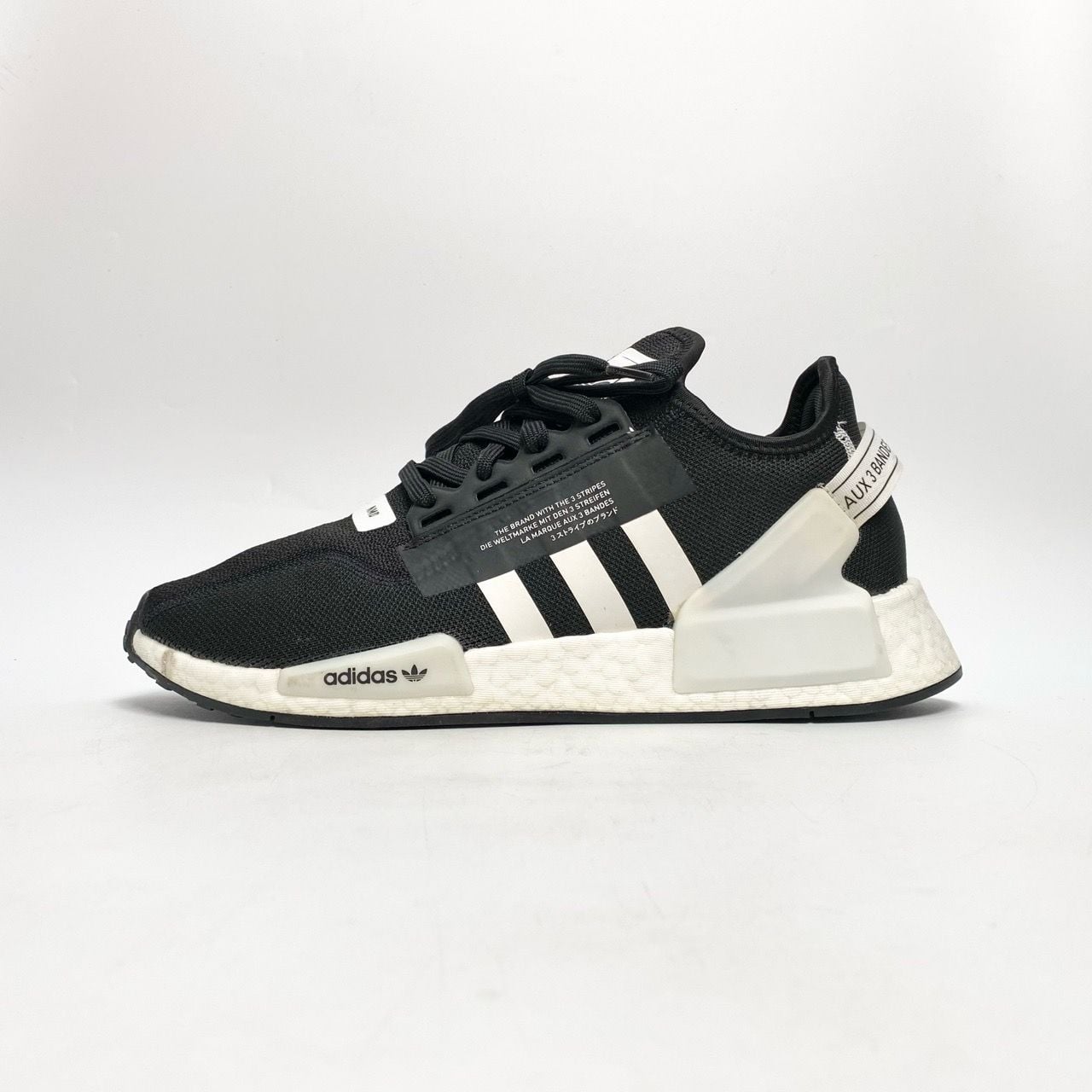  ADIDAS NMD R1 V2 CORE BLACK WHITE GX6367 
