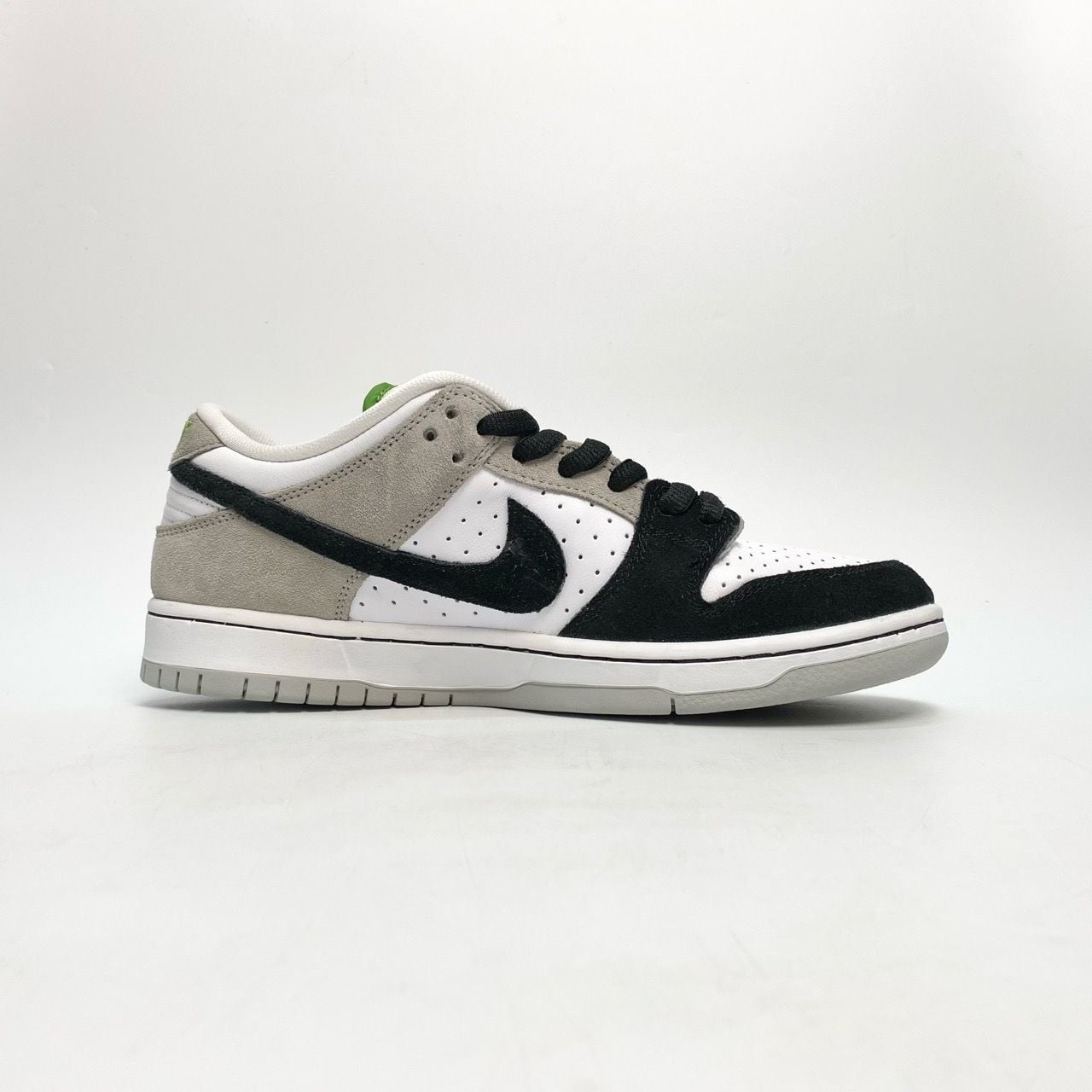  NIKE DUNK LOW SB CHLOROPHYLL BQ6817-011 