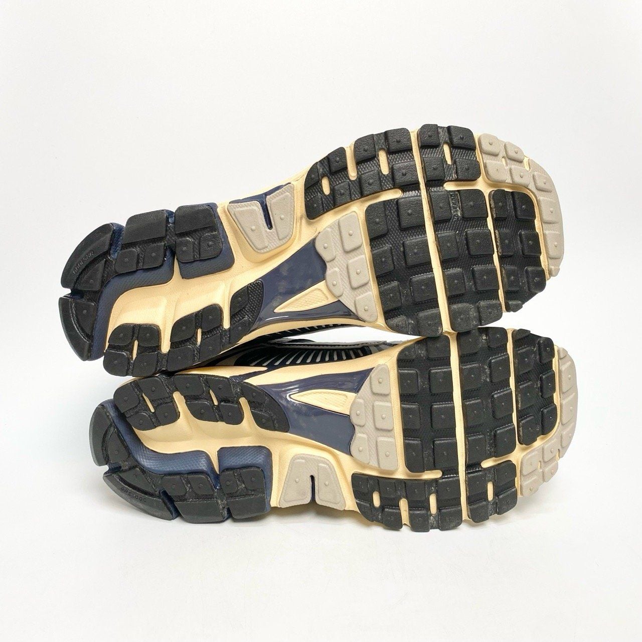  NIKE ZOOM VOMERO 5 SINCE 72 HF4259-100 