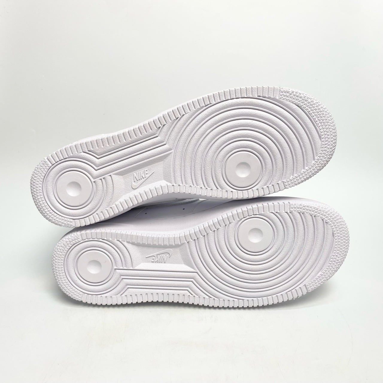  NIKE AIR FORCE 1 07 TRIPLE WHITE CW2288-111 