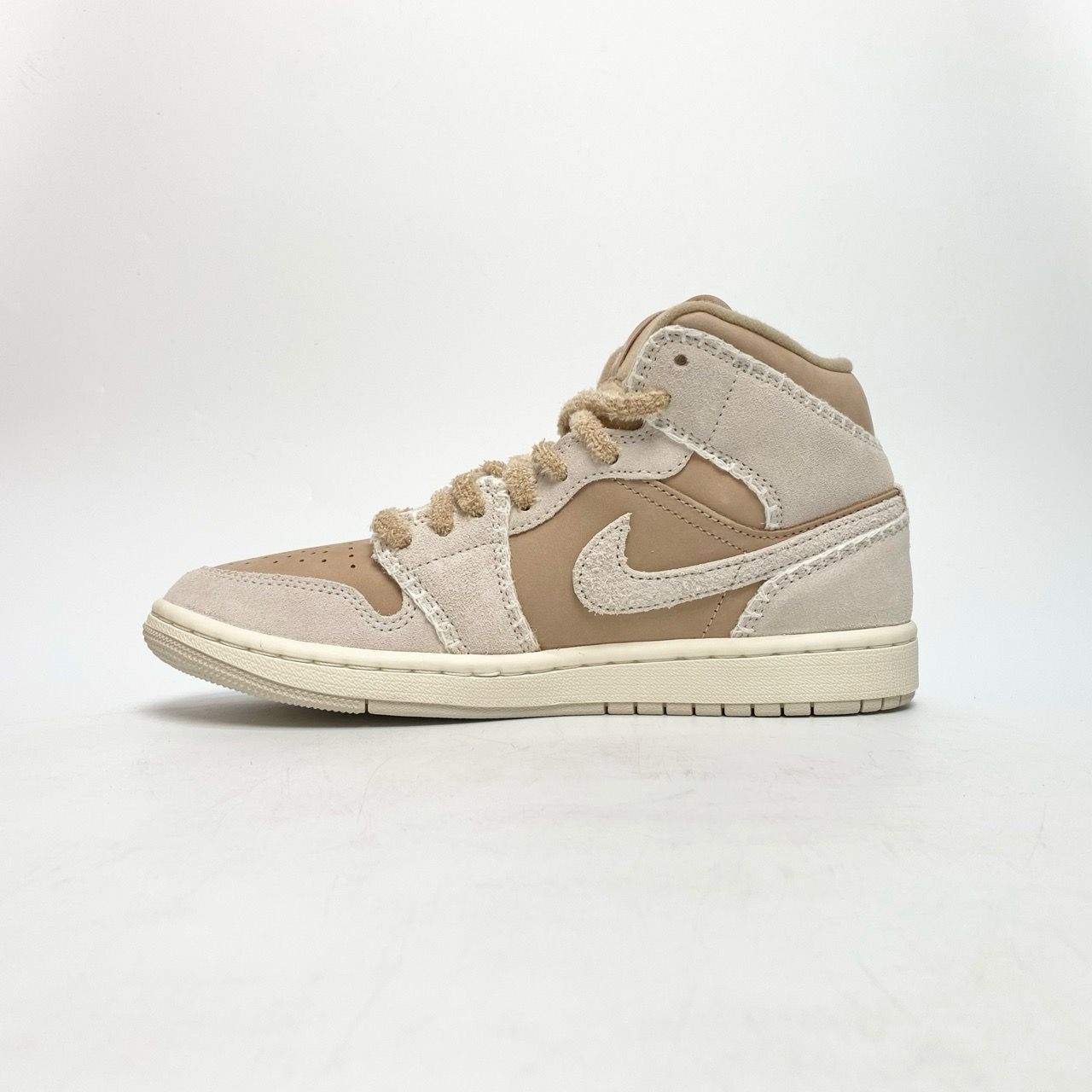  NIKE AIR JORDAN 1 MID SE COZY GIRL HV4269-200 