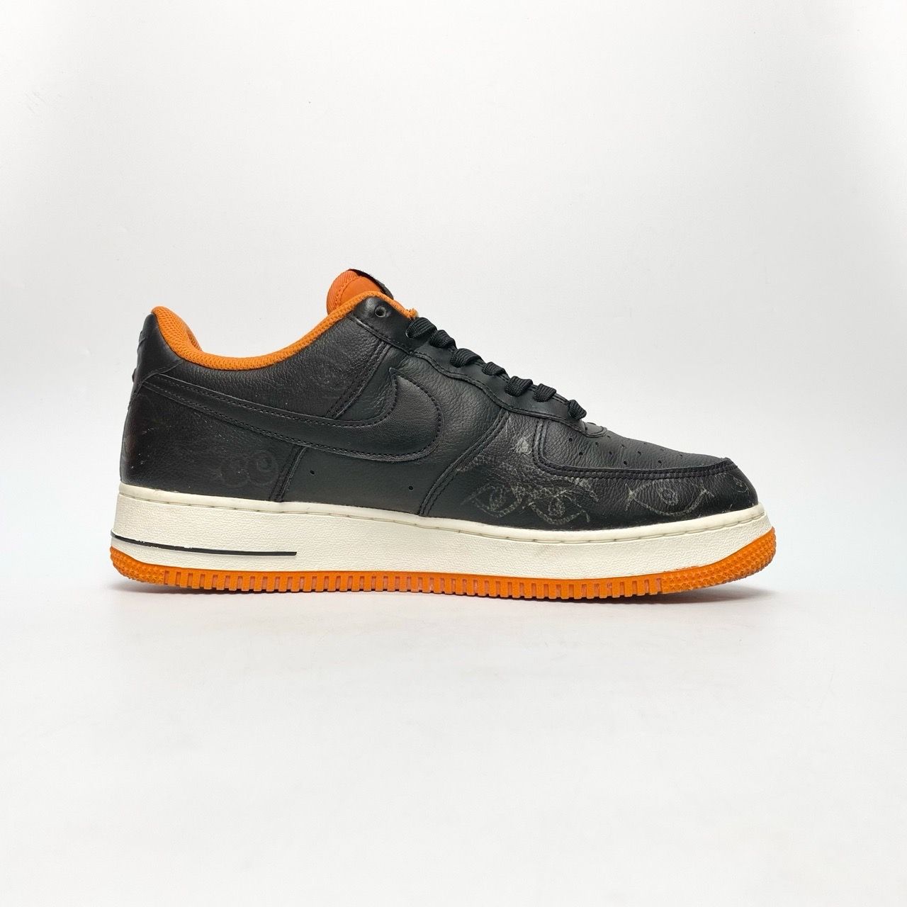  NIKE AIR FORCE 1 ’07 PREMIUM HALLOWEEN 2021 DC8891-001 