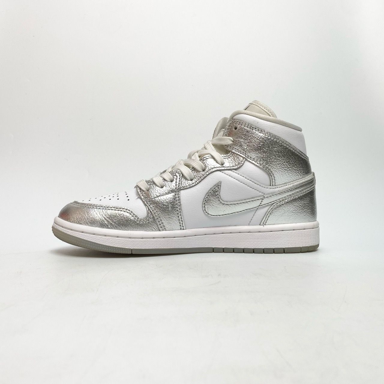  NIKE AIR JORDAN 1 MID SE METALLIC SILVER FN5031-100 