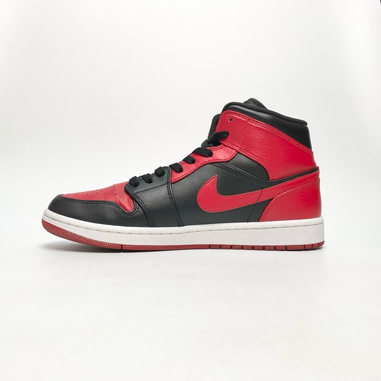  NIKE AIR JORDAN 1 MID BANNED 554724-074 