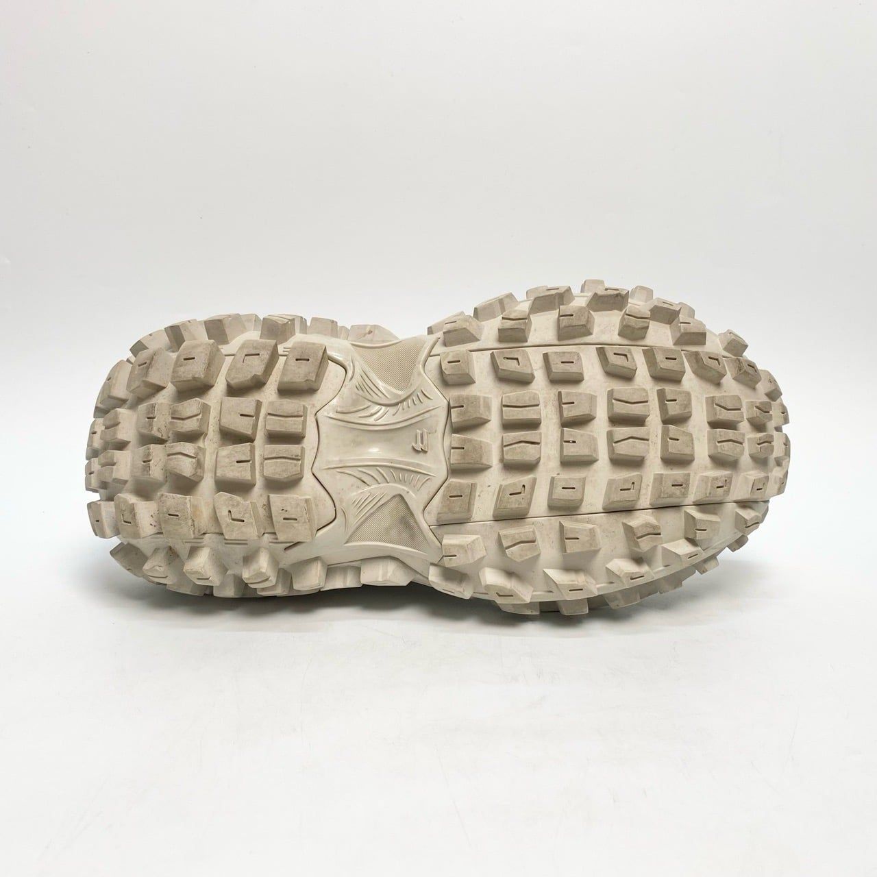  BALENCIAGA DEFENDER TRAINERS BEIGE 685613W2RA69700 