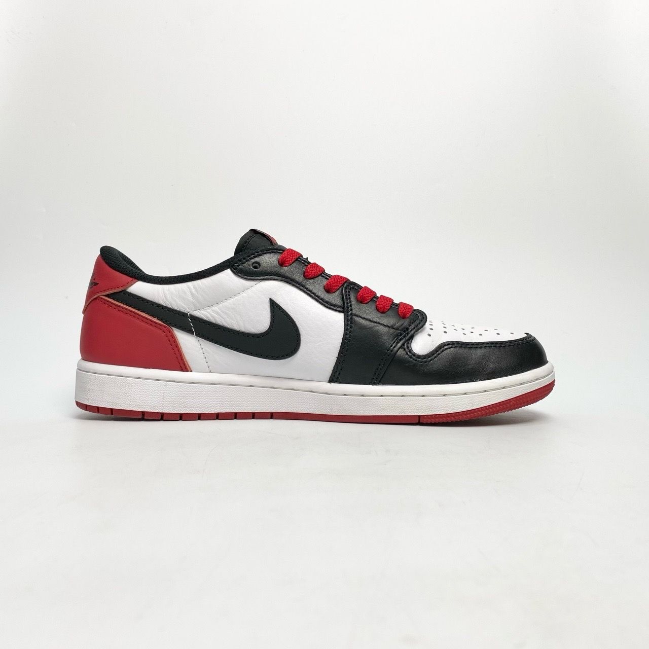  NIKE AIR JORDAN 1 RETRO LOW OG BLACK TOE CZ0790-106 