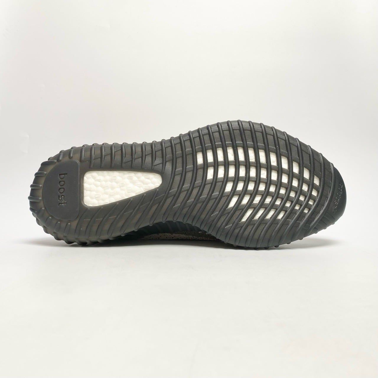  ADIDAS YEEZY BOOST 350 V2 CARBON BELUGA HQ7045 