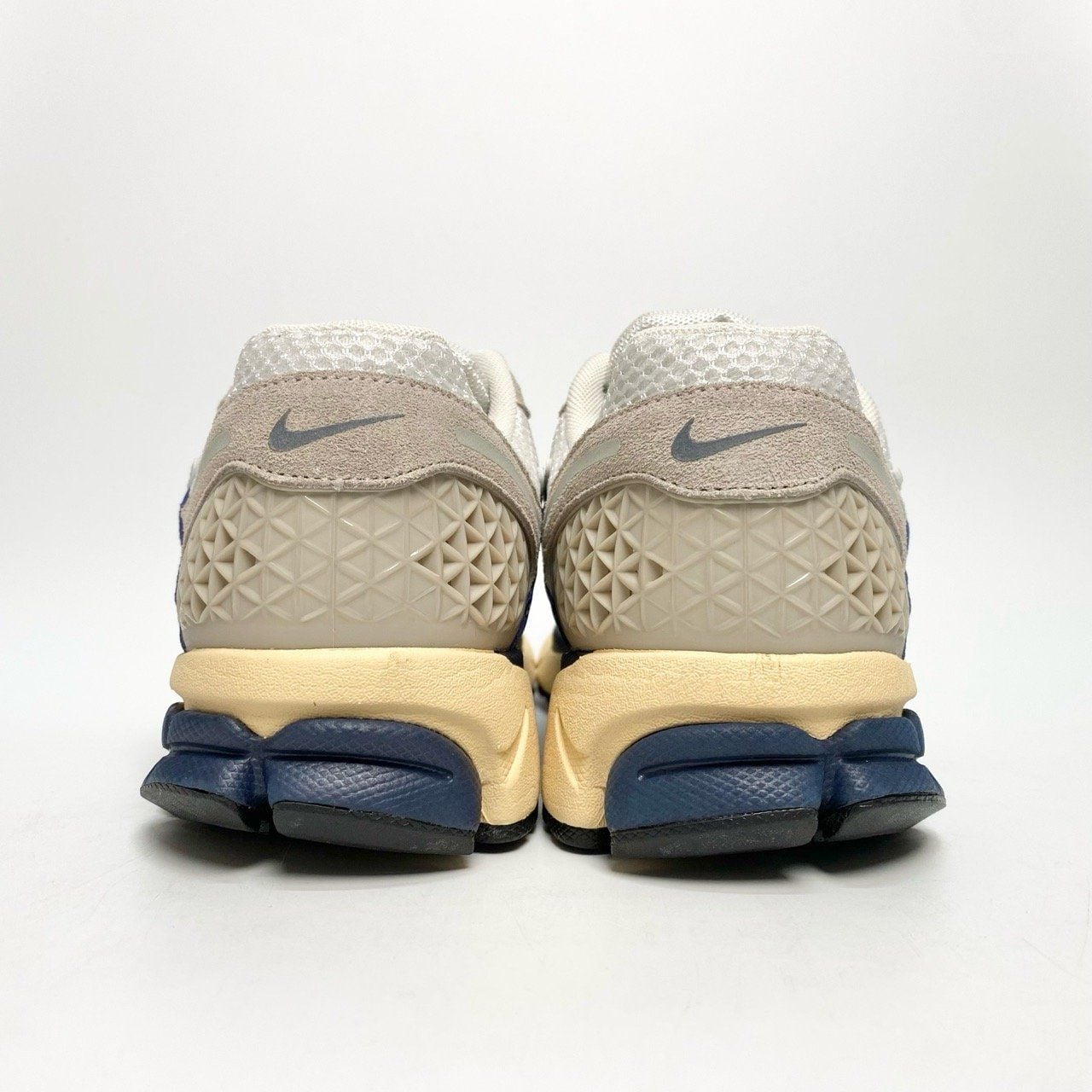  NIKE ZOOM VOMERO 5 SINCE 72 HF4259-100 