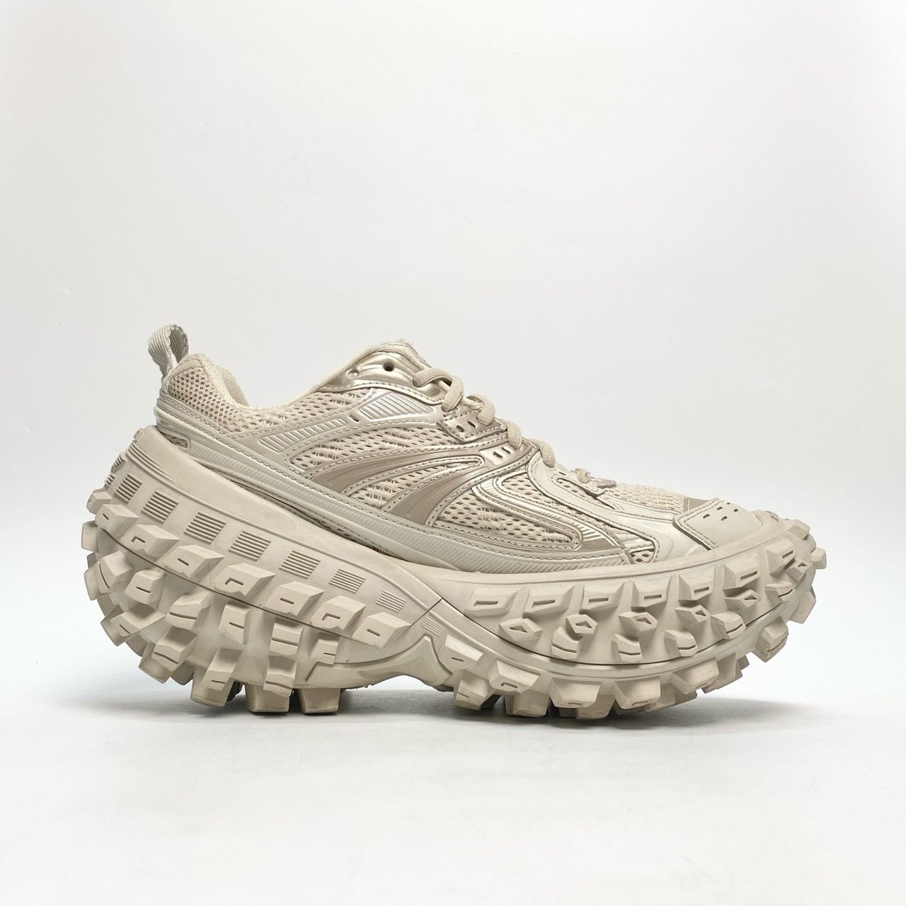 BALENCIAGA DEFENDER TRAINERS BEIGE 685613W2RA69700 