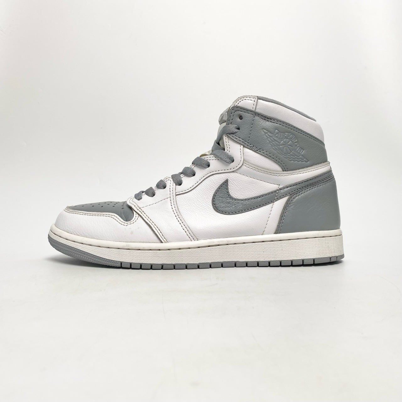  NIKE AIR JORDAN 1 RETRO HIGH OG WHITE STEALTH 555088-037 