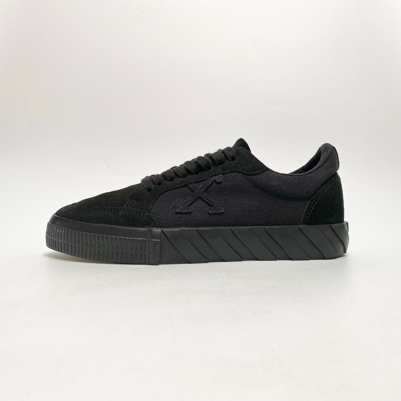  OFF-WHITE VULC LOW BLACK OMIA085R20 C210501010 