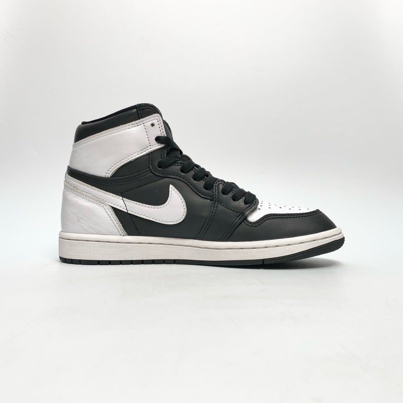  NIKE AIR JORDAN 1 RETRO HIGH OG BLACK WHITE DZ5485-010 