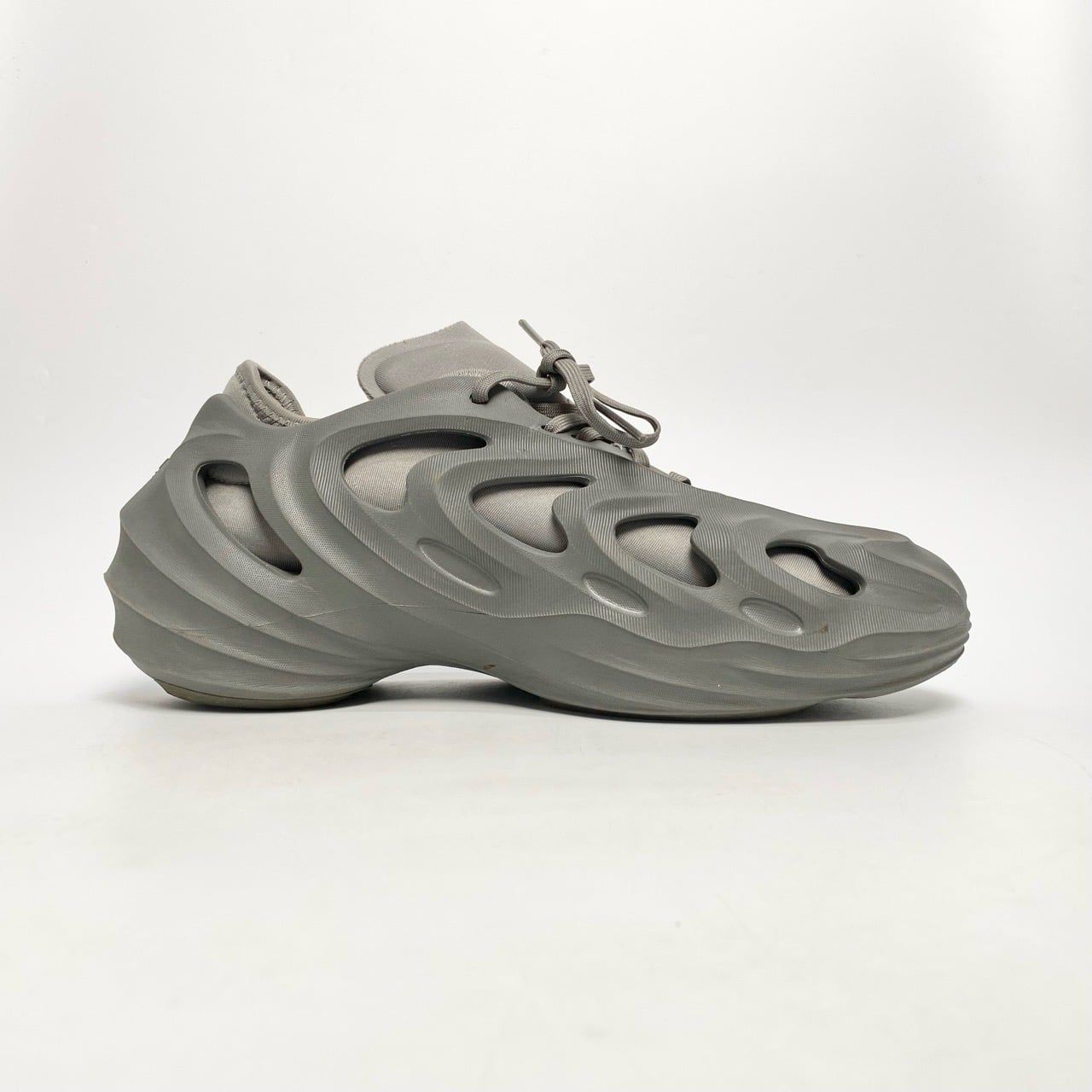 ADIDAS ADIFOM Q GREY IE7448 
