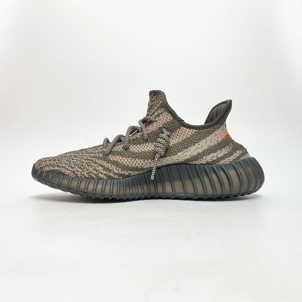  ADIDAS YEEZY BOOST 350 V2 CARBON BELUGA HQ7045 