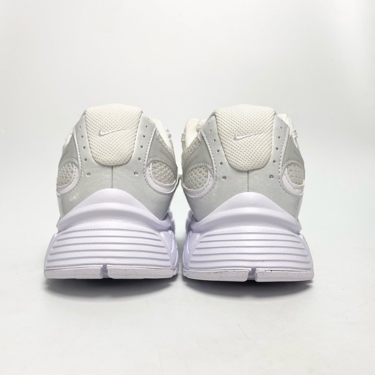  NIKE V5 RNR WHITE METALLIC SILVER HJ5228-101 
