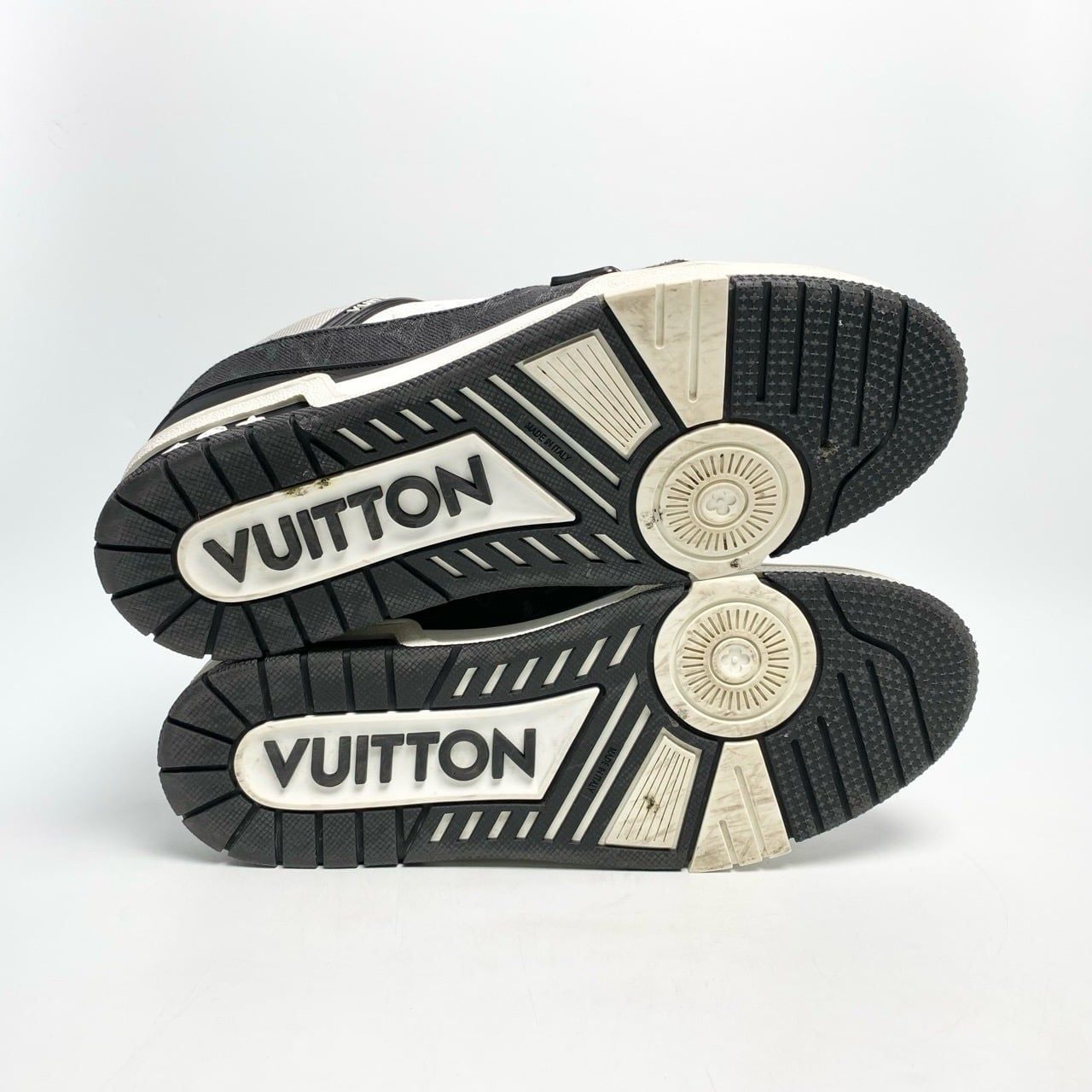  GIÀY LOUIS VUITTON LV TRAINER SNEAKER BLACK WHITE 1AAV8H 