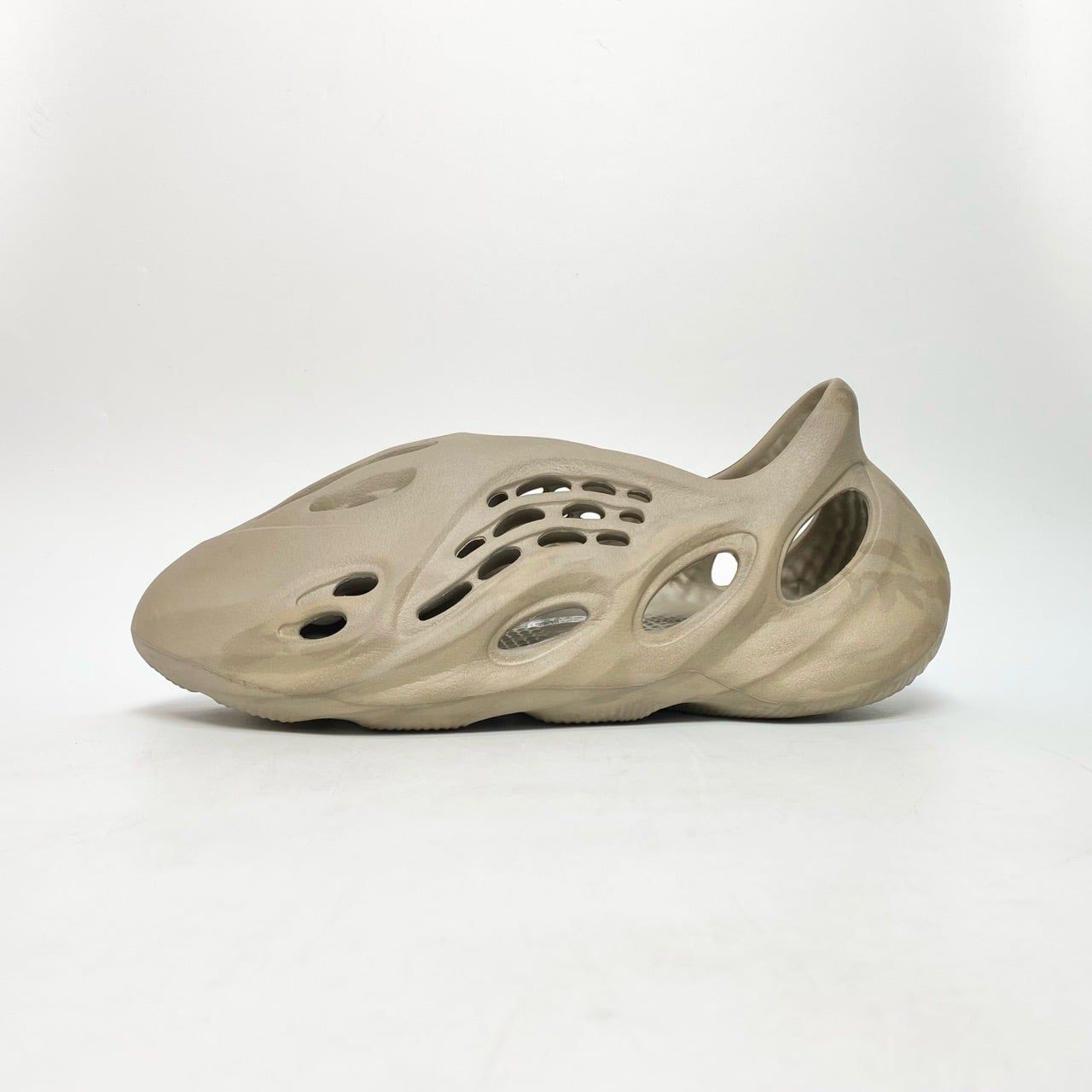  ADIDAS YEEZY FOAM RNNR STONE SAGE GX4472 