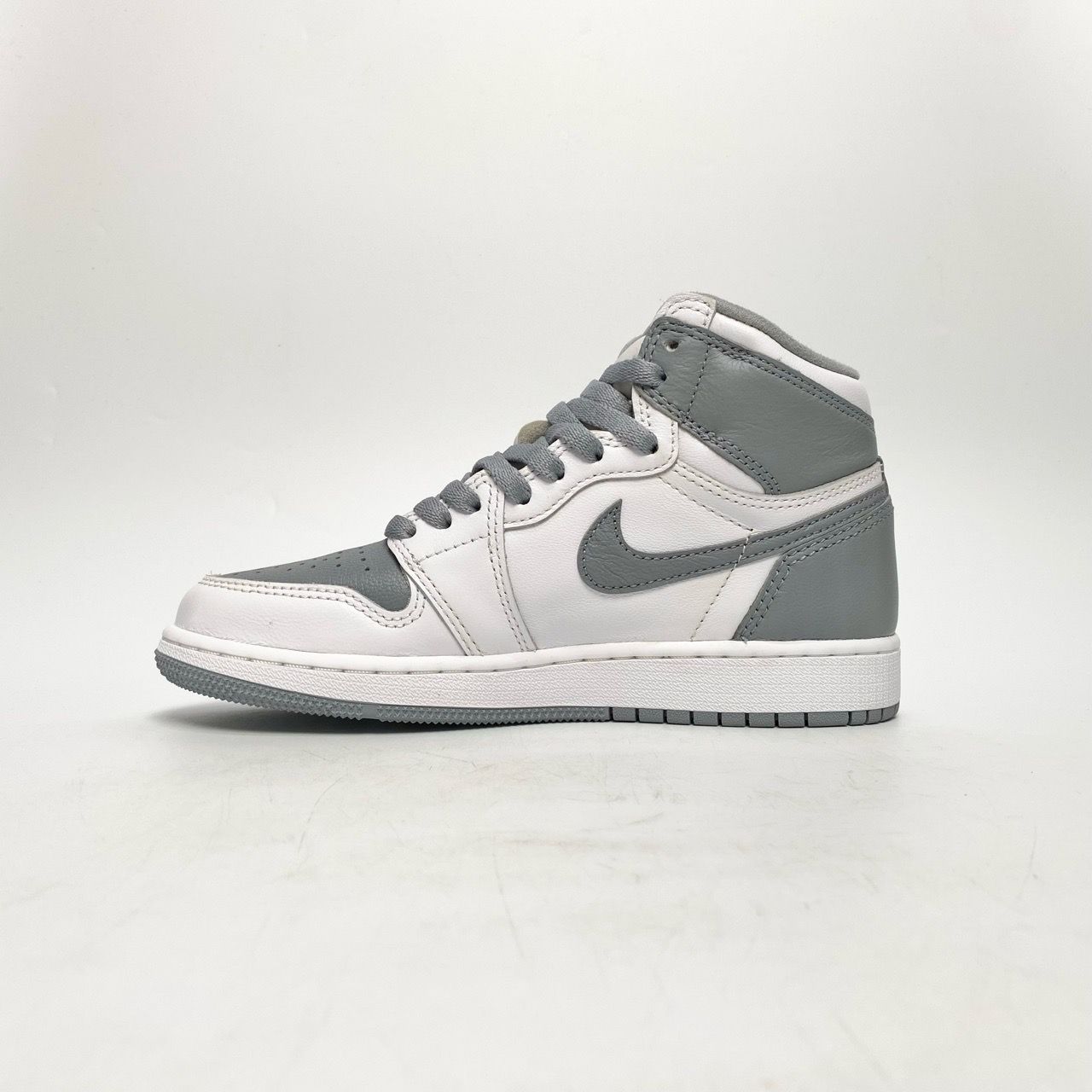  NIKE AIR JORDAN 1 RETRO HIGH OG STEALTH 575441-037 