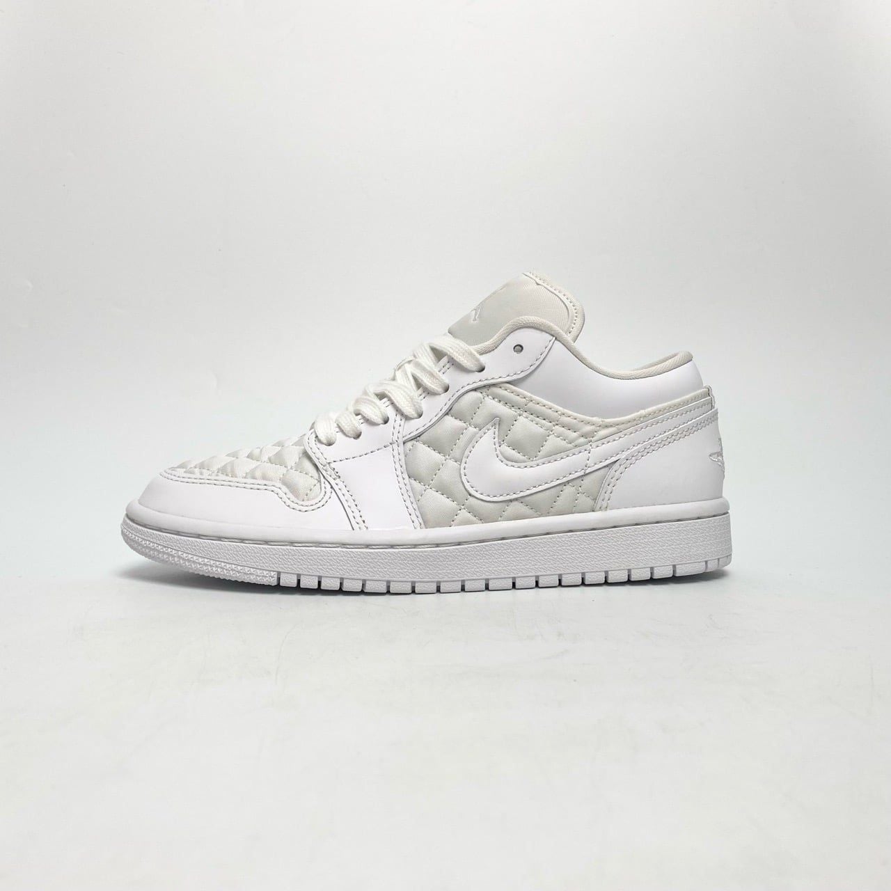  NIKE AIR JORDAN 1 LOW QUILTED WHITE DB6480-100 