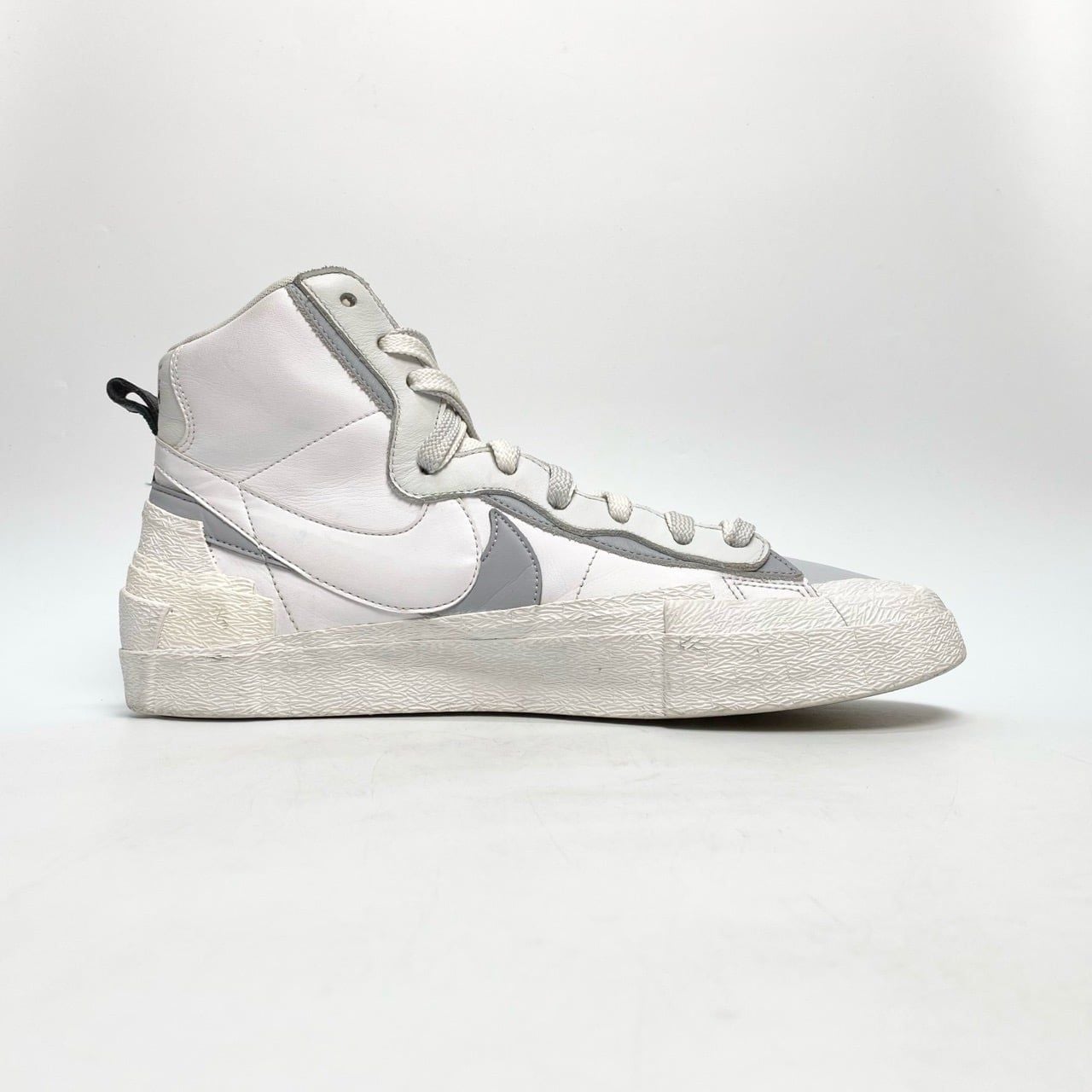  NIKE BLAZER MID SACAI WHITE GREY BV0072-100 