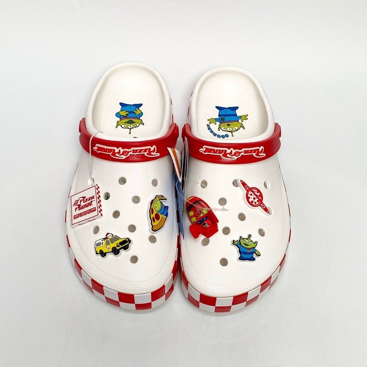  CROCS OFF-COURT CLOG X TOY STORY PIZZA PLANET 209816-100 