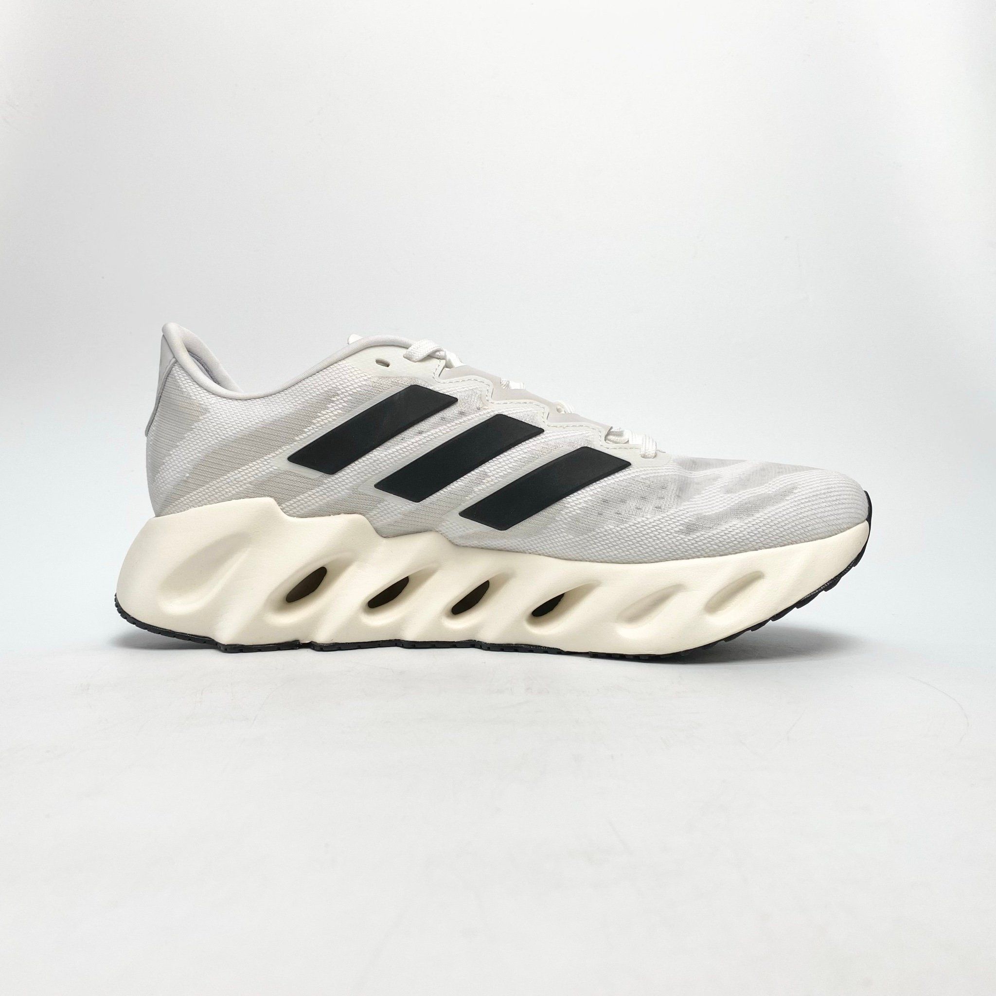  ADIDAS SWITCH FWD WHITE BLACK ID1781 
