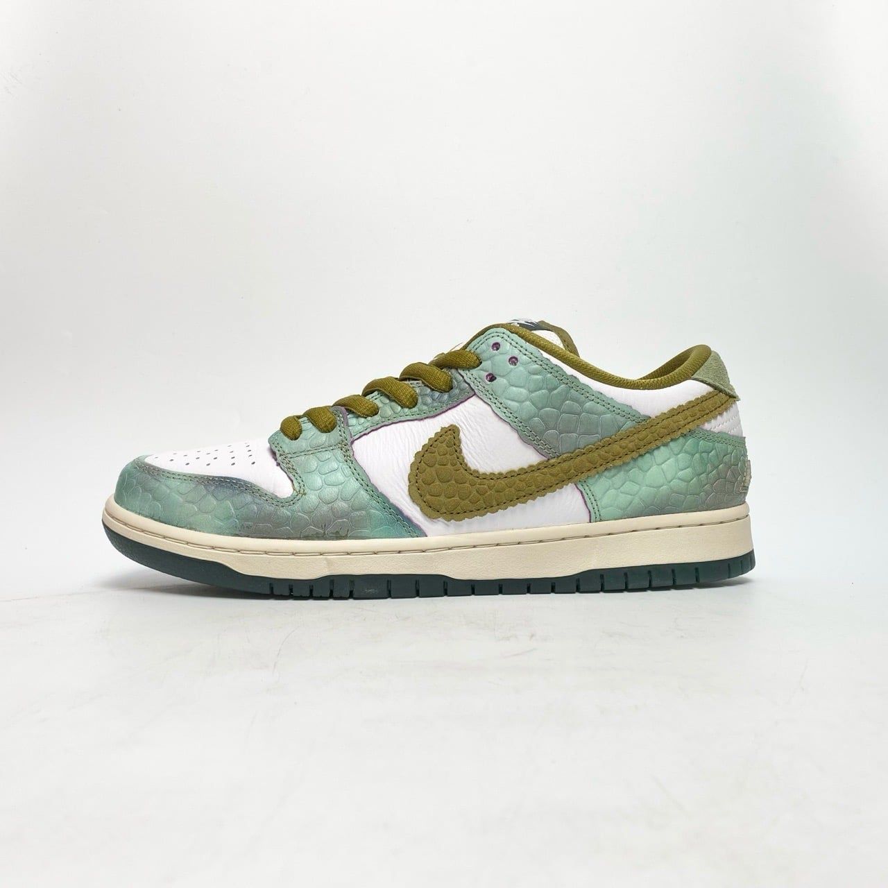  NIKE SB DUNK LOW X ALEXIS SABLONE CHAMELEON HJ3386-300 