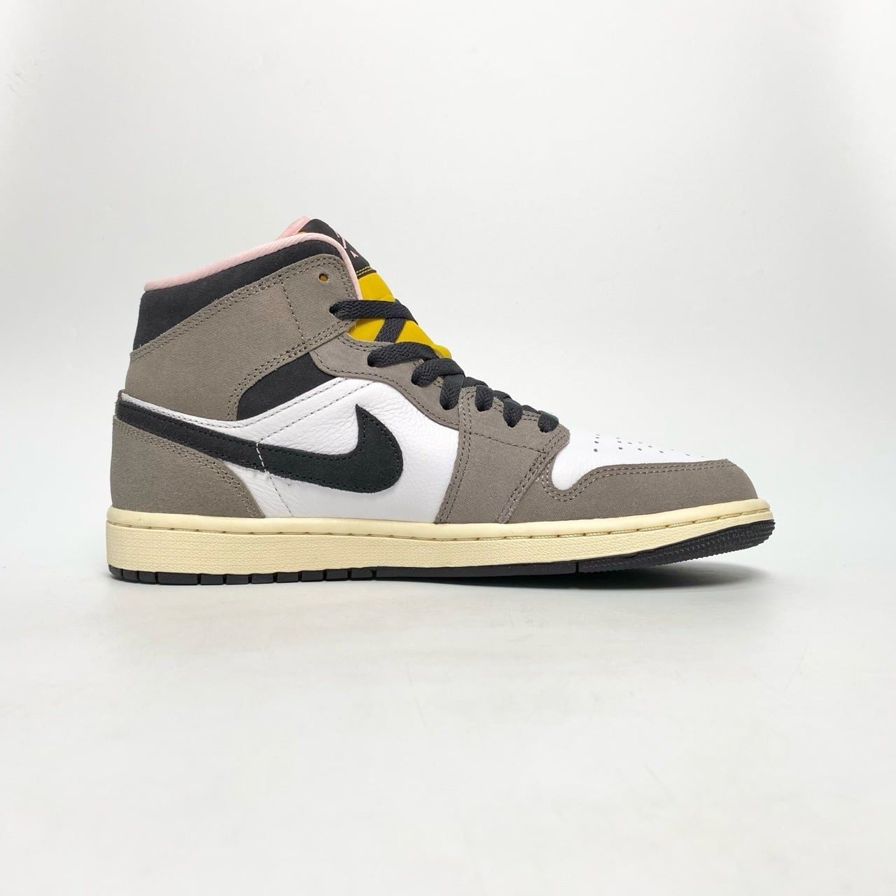  NIKE AIR JORDAN 1 MID SE WHITE CAVE STONE HQ2011-100 