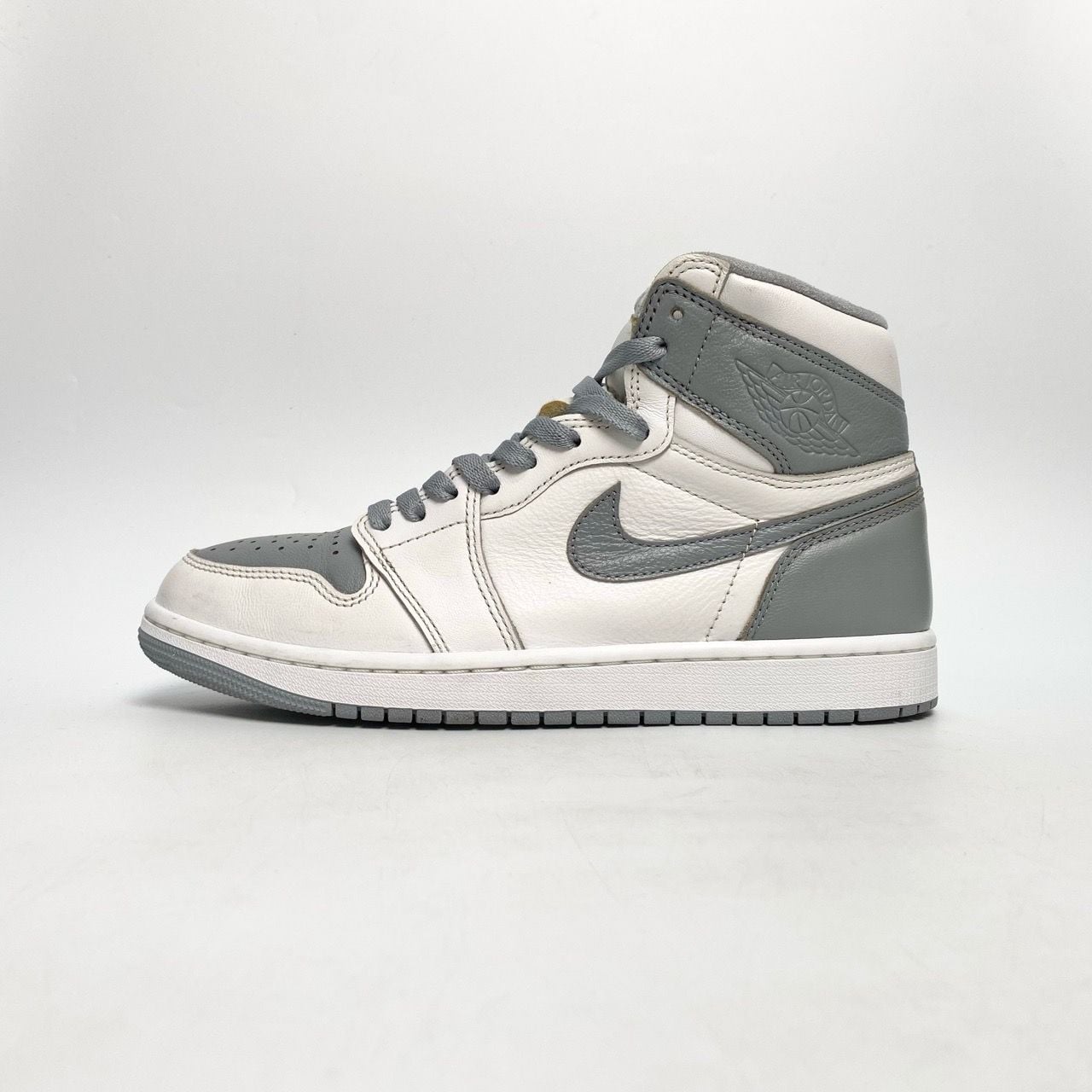  NIKE AIR JORDAN 1 RETRO HIGH OG WHITE STEALTH 555088-037 