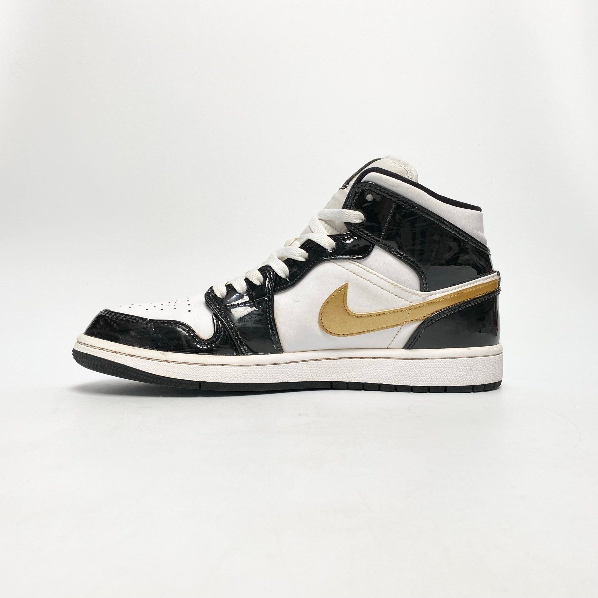  NIKE AIR JORDAN 1 MID PATENT BLACK GOLD 852542-007 