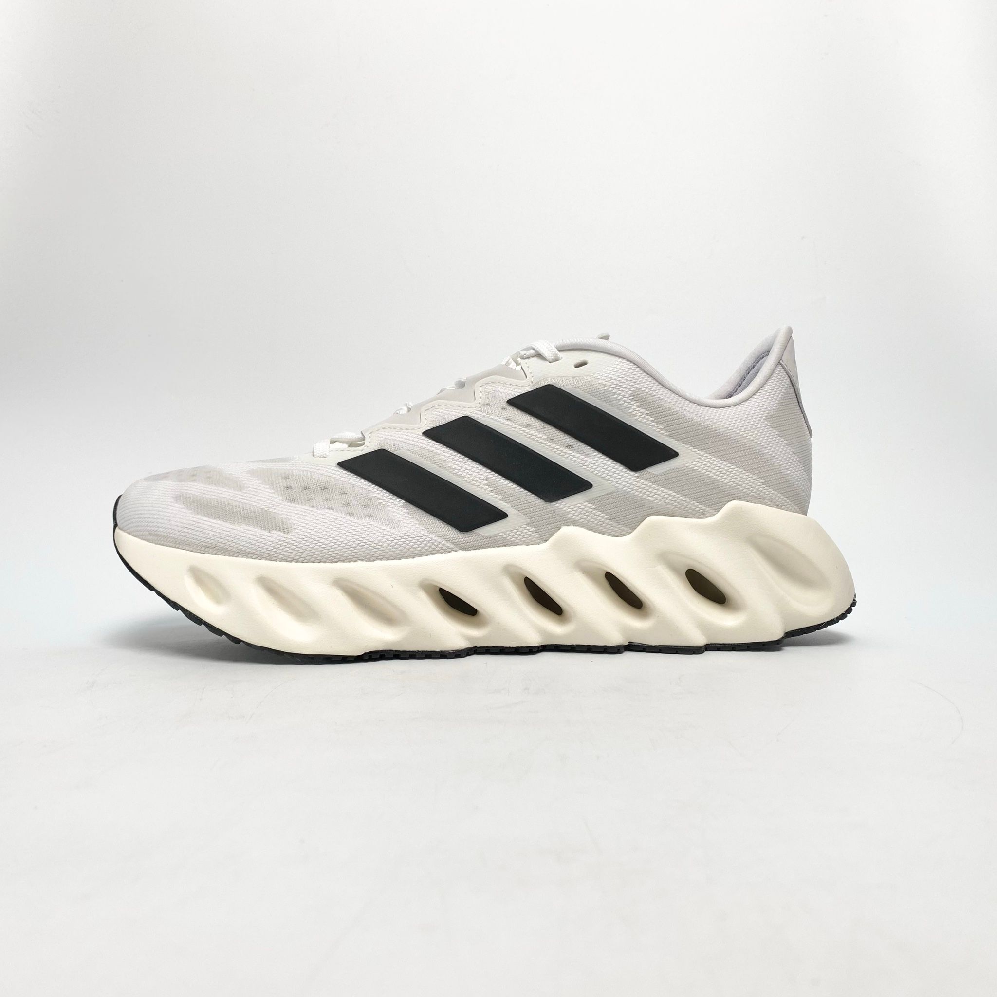  ADIDAS SWITCH FWD WHITE BLACK ID1781 