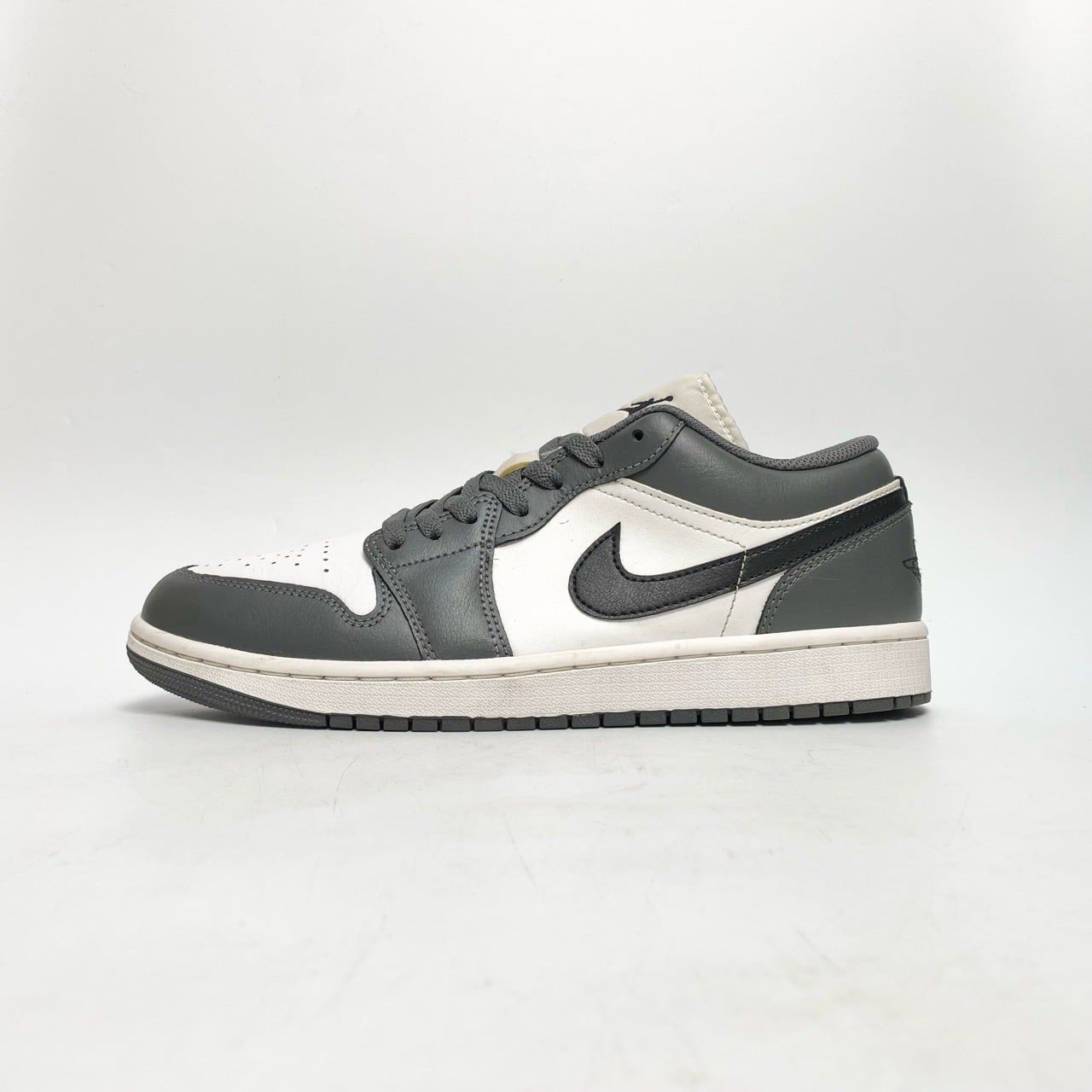  NIKE AIR JORDAN 1 LOW IRON GREY 553558-152 