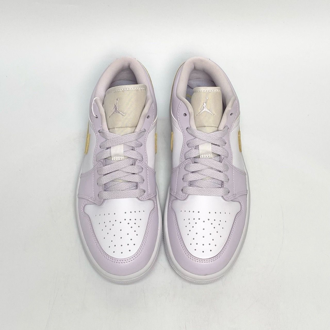  NIKE AIR JORDAN 1 LOW BARELY GRAPE DC0774-501 