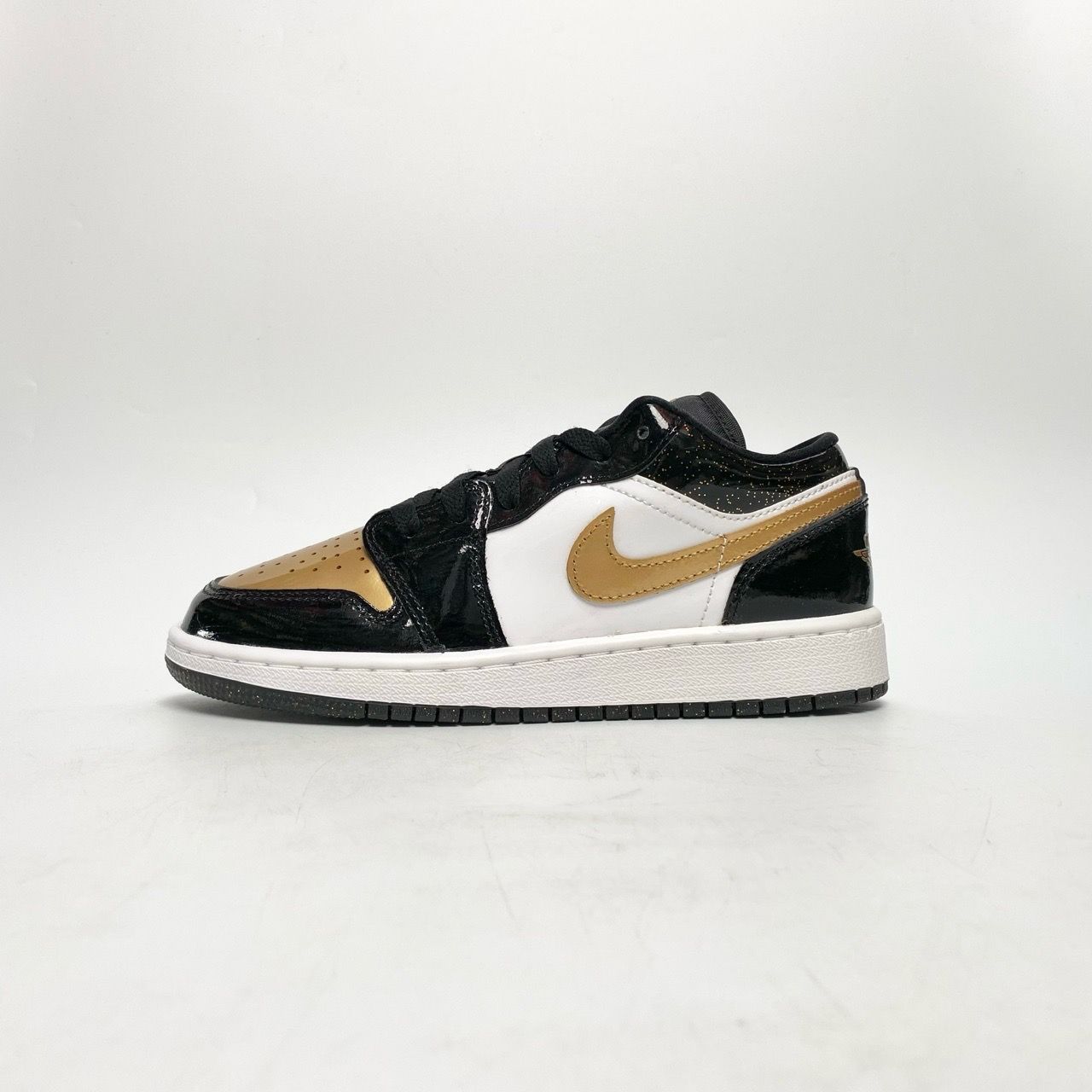  NIKE AIR JORDAN 1 LOW SE GS GOLD TOE DR6970-071 