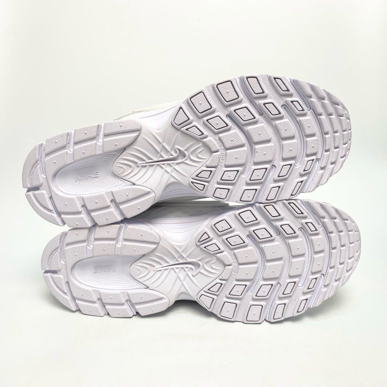  NIKE V5 RNR WHITE METALLIC SILVER HJ5228-101 