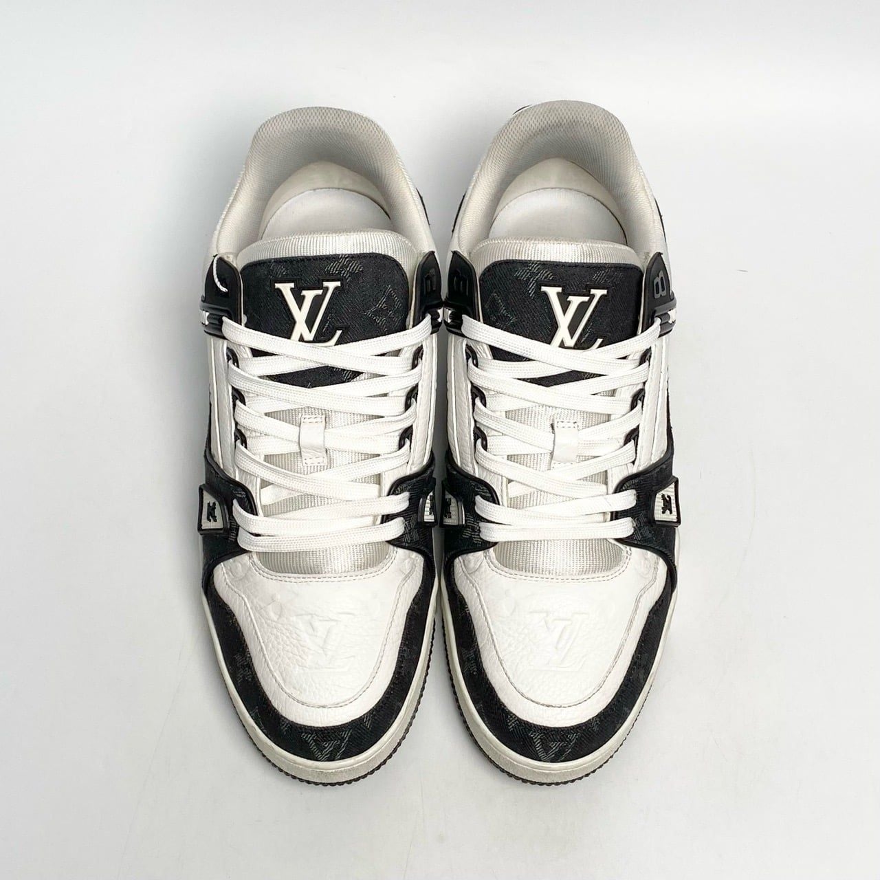  GIÀY LOUIS VUITTON LV TRAINER SNEAKER BLACK WHITE 1AAV8H 