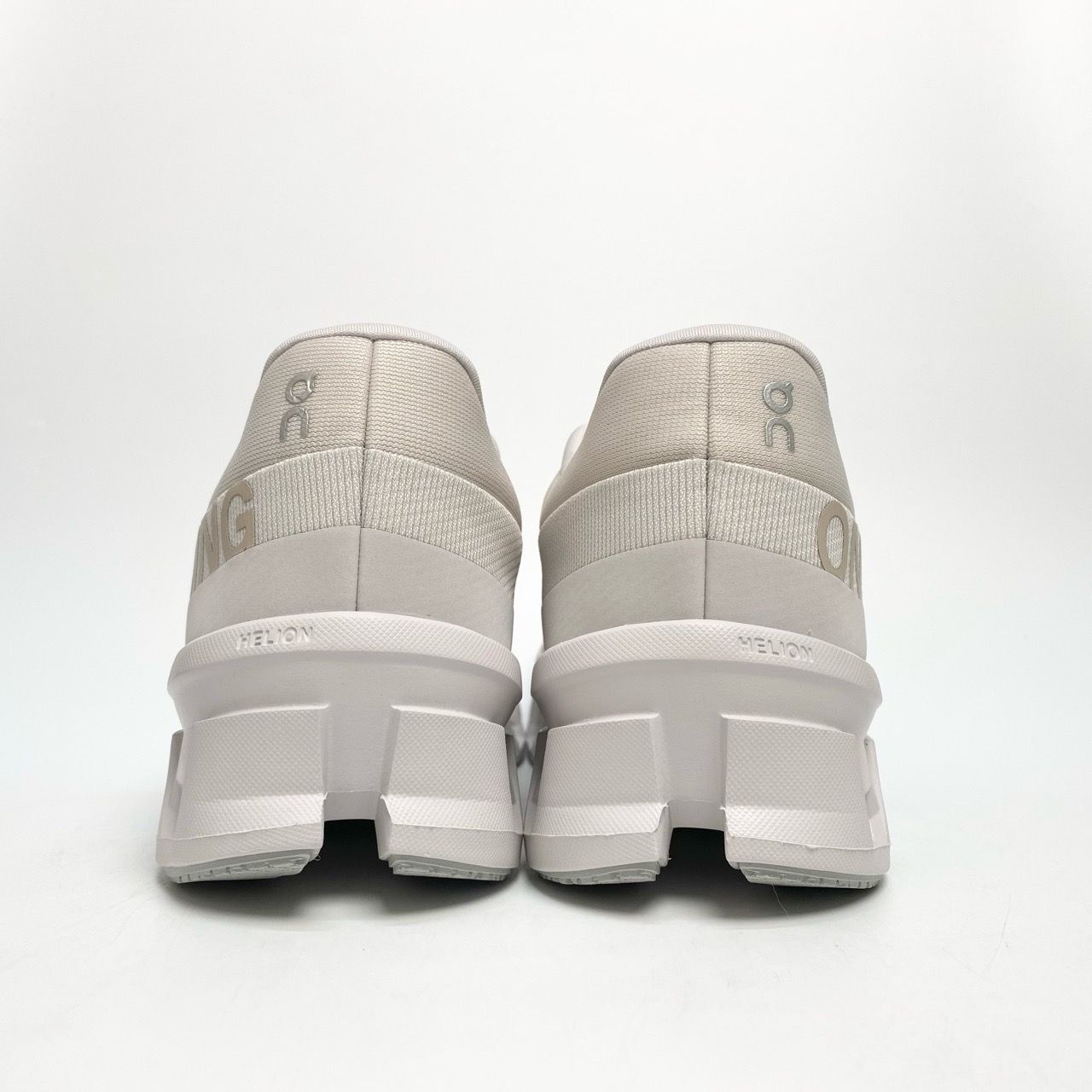  ON CLOUDMONSTER 2 SAND FROST 3ME10120838 