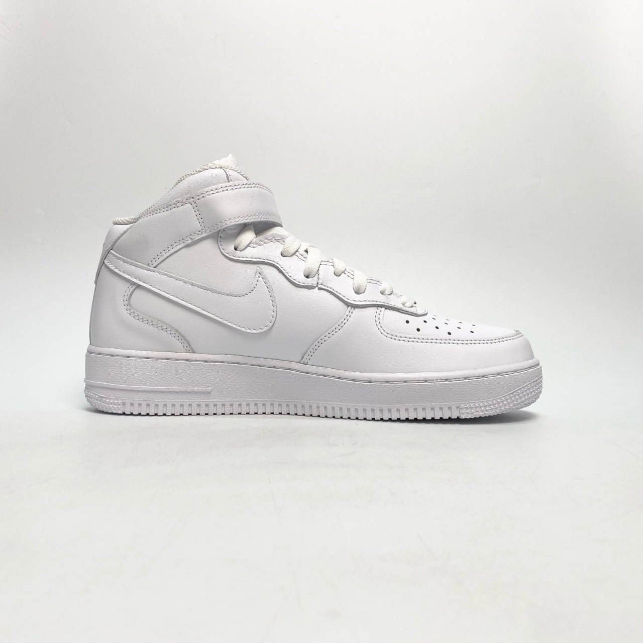  NIKE AIR FORCE 1 MID ’07 TRIPLE WHITE CW2289-111 