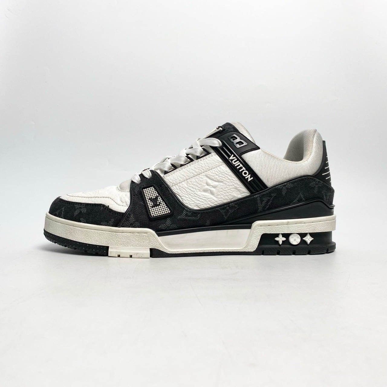  GIÀY LOUIS VUITTON LV TRAINER SNEAKER BLACK WHITE 1AAV8H 