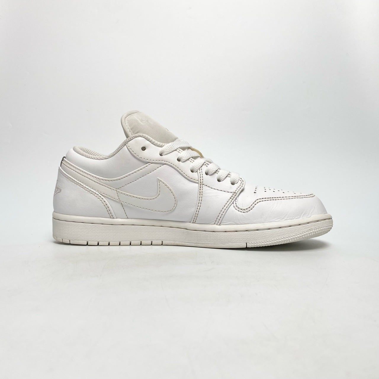  NIKE AIR JORDAN 1 LOW TRIPLE WHITE 553558-136 