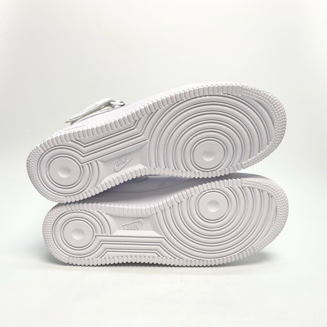  NIKE AIR FORCE 1 MID ’07 TRIPLE WHITE CW2289-111 