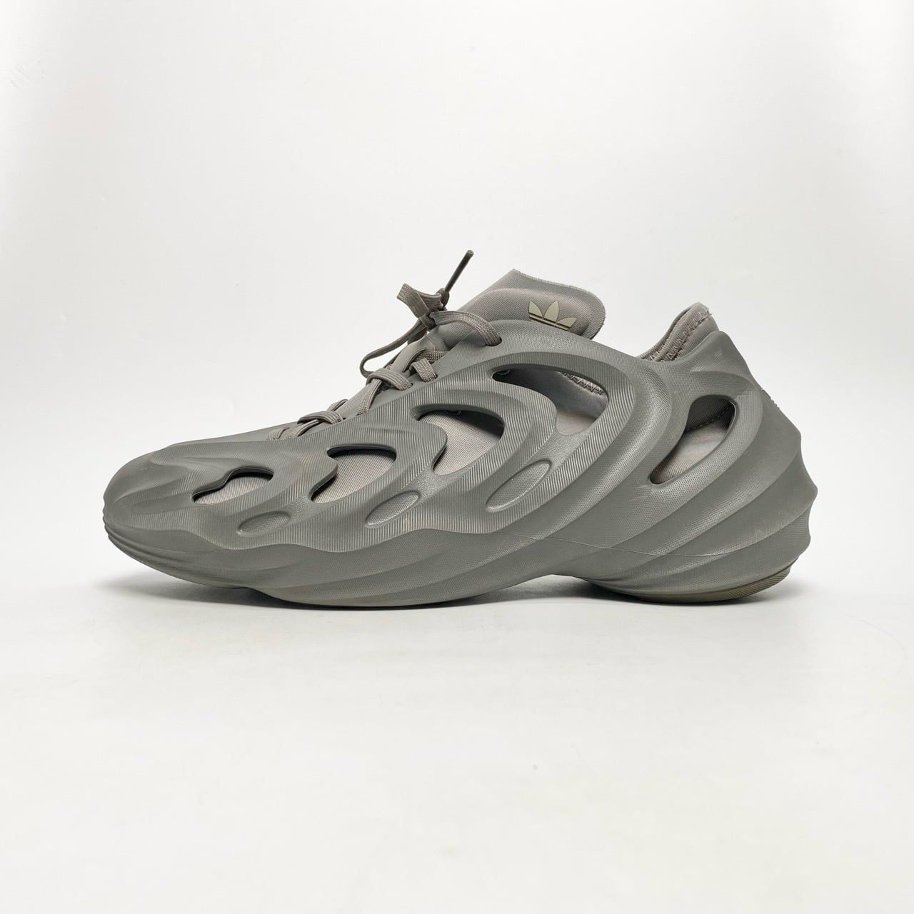  ADIDAS ADIFOM Q GREY IE7448 