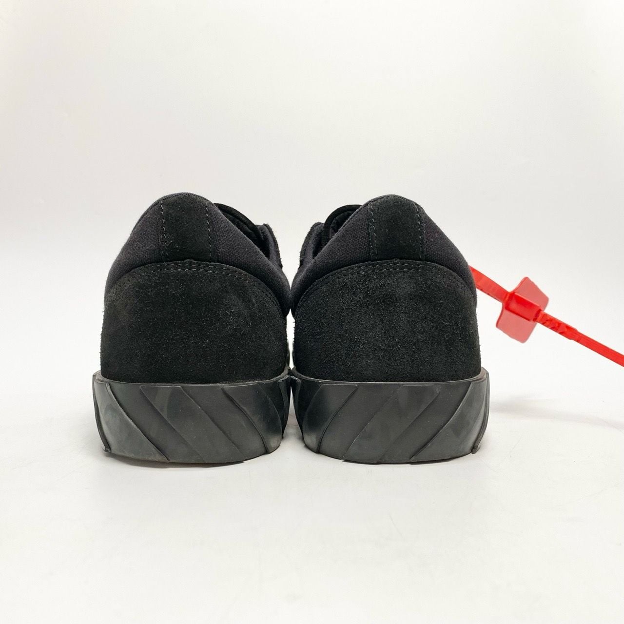  OFF-WHITE VULC LOW BLACK OMIA085R20 C210501010 