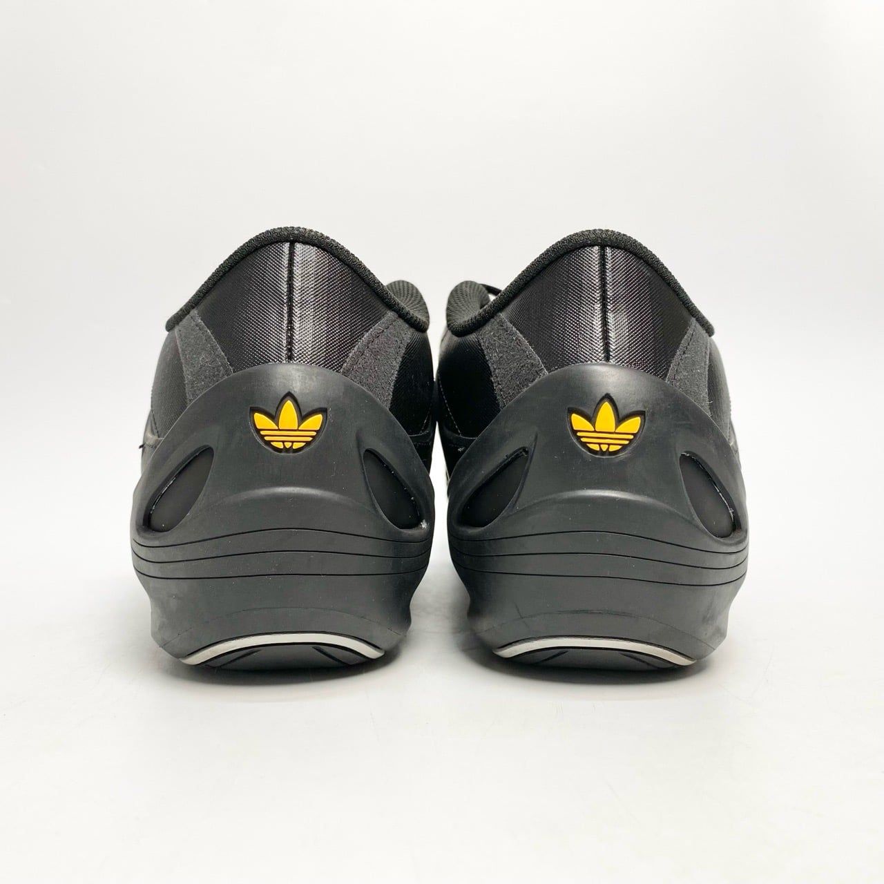  ADIDAS ORIGINALS X BAD BUNNY X MERCEDES AMG PETRONAS ADIRACER HQ2570 